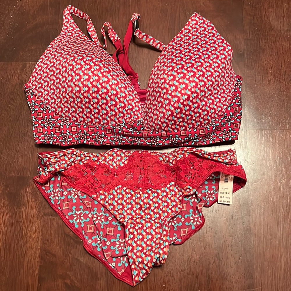 🌟2 for $50 Body by Victoria lightly lined plunge